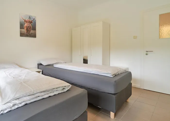 Monteurwohnungen In - Parkplatz - Einzelbetten - Waschmaschine Und Trockner * Trier